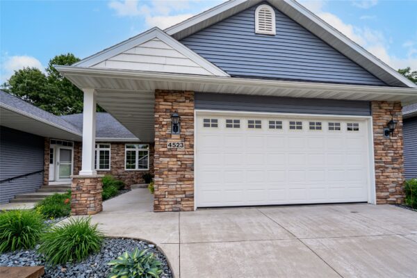 4523 Village Oaks Circle Eau Claire WI 54701