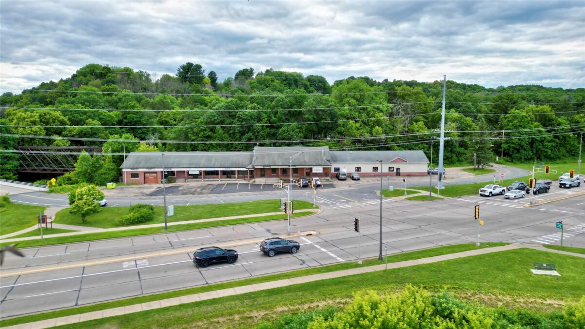513 Broadway Street, Menomonie WI 54751 - CommercialSale house for sale - MLS #1603292 - image4