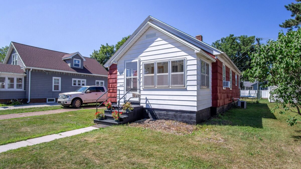 520 Cedar Street, Chippewa Falls WI 54729 - Residential house for sale - MLS #1603266 - image3