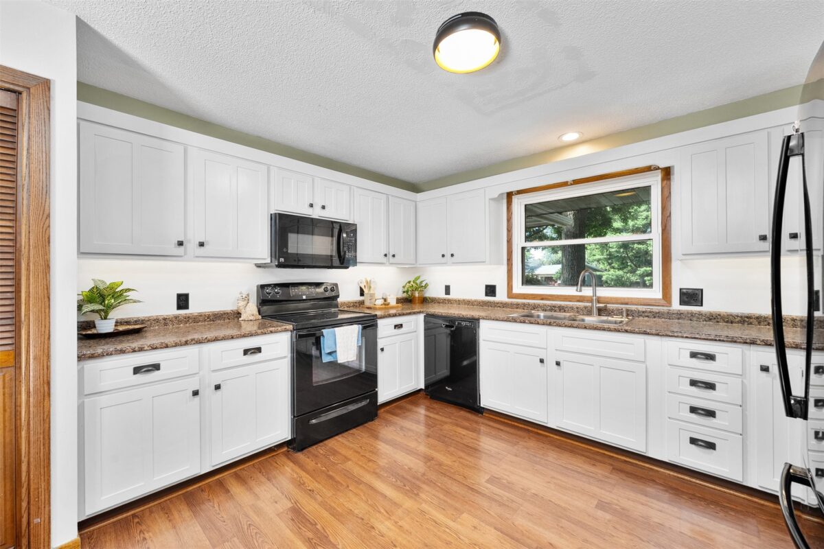 604 Manor Court, Altoona WI 54720 - Residential house for sale - MLS #1603372 - image11