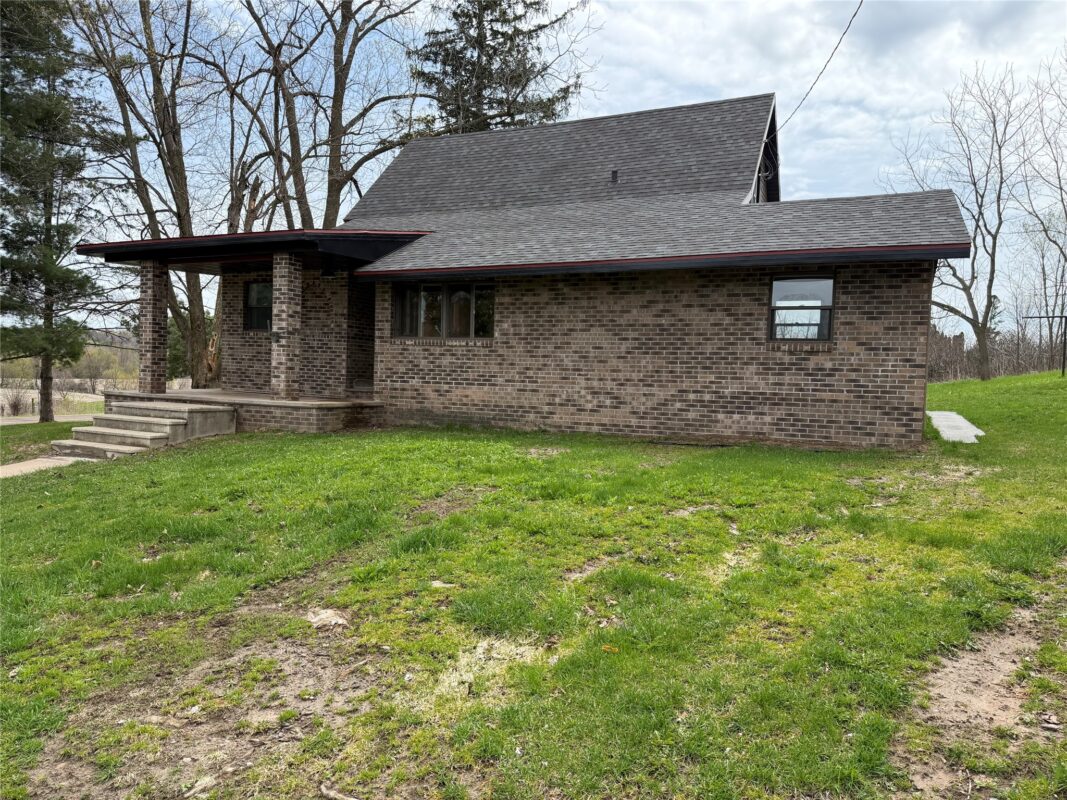 664 17 1/2 Street, Hillsdale WI 54733 - Residential house for sale - MLS #1600438 - image2