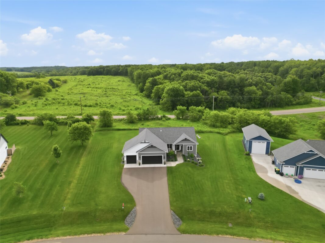 8777 Cottonwood Circle, Eau Claire WI 54701 - Residential house for sale - MLS #1602741 - image36