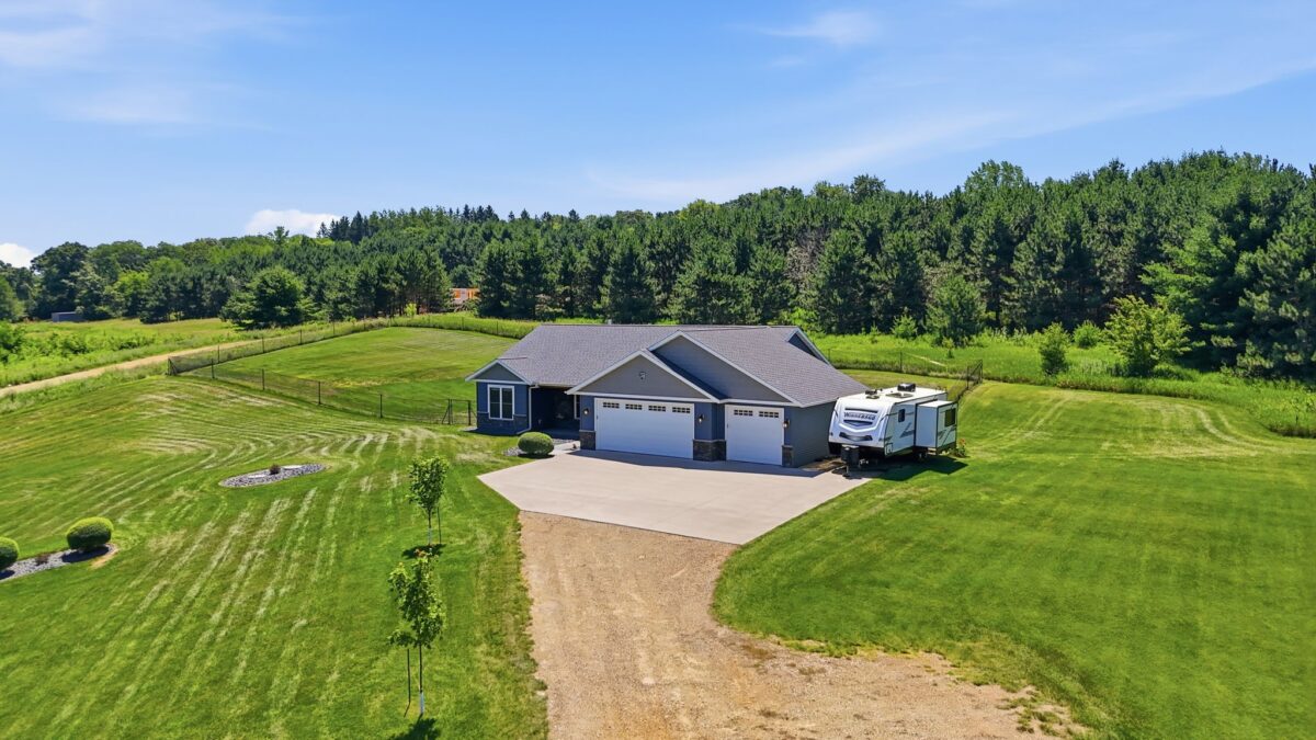 911 67th Avenue, Hudson WI 54016 - Residential house for sale - MLS #1603301 - image32