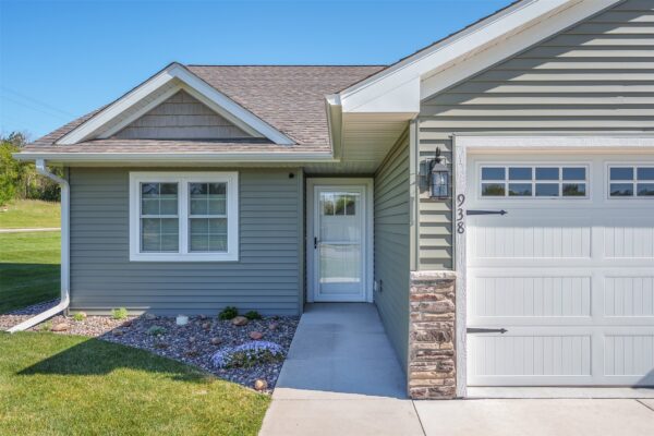 938 Jeffers Ridge Eau Claire WI 54703