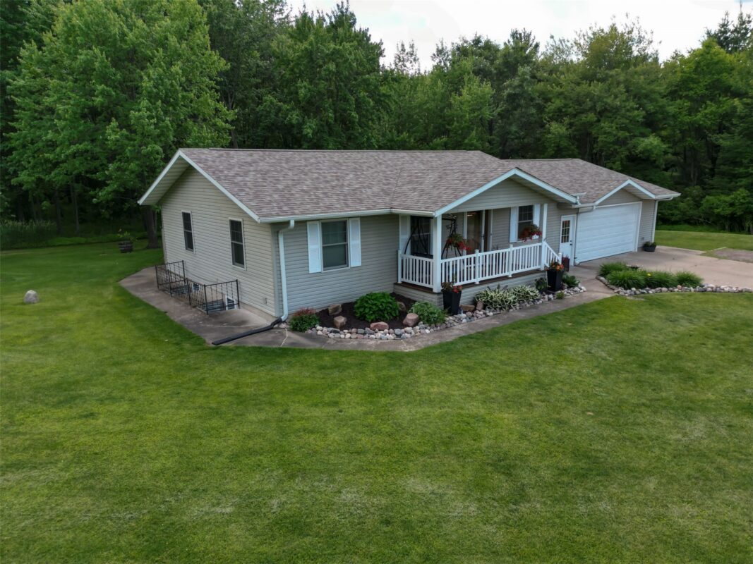 E10725 US Hwy 12, Fall Creek WI 54742 - Residential house for sale - MLS #1602297 - image2