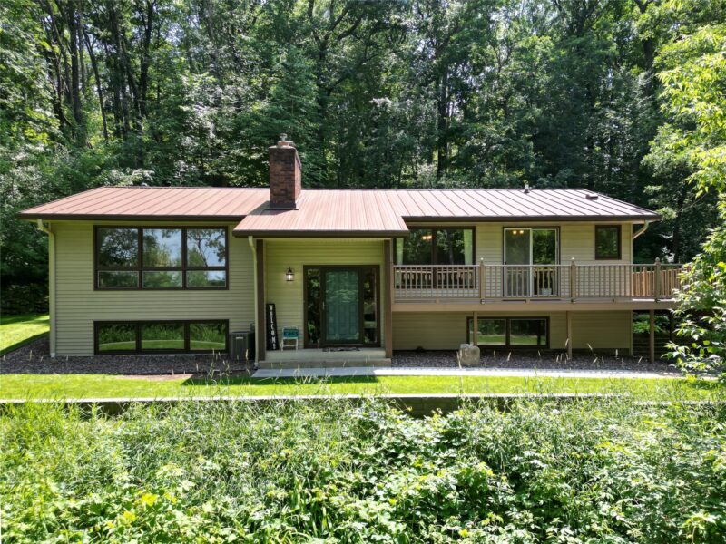 E865 Woodridge Drive