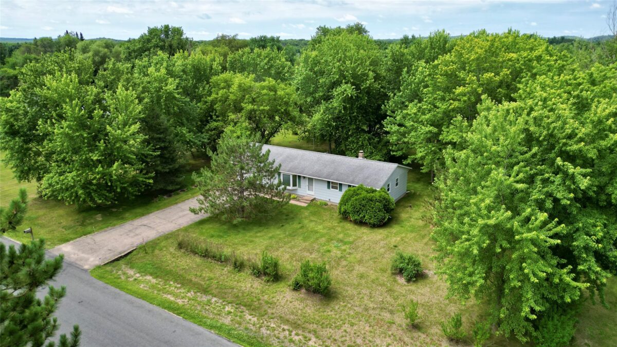 S10160 Minnesota Drive, Eleva WI 54738 - Residential house for sale - MLS #1602716 - image2