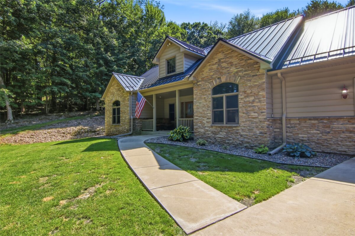 W245 Woodridge Drive, Eau Claire WI 54701 - Residential house for sale - MLS #1602701 - image2