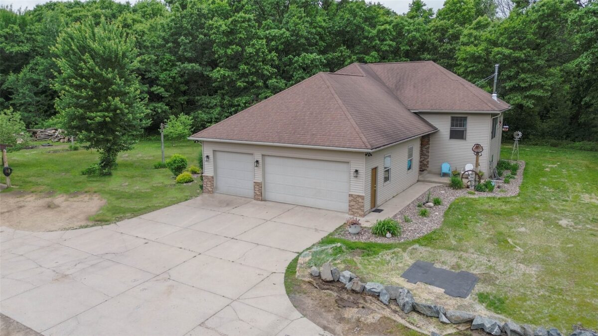 10231 Pine Road, Fall Creek WI 54742 - Residential house for sale - MLS #1602035 - image2