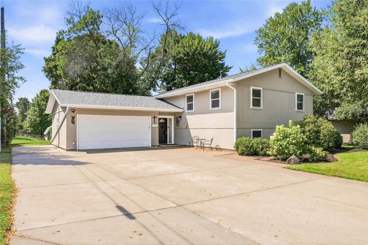 1105 Barry Avenue, Eau Claire WI 54701 - Residential house for sale - MLS #1603728 - image2