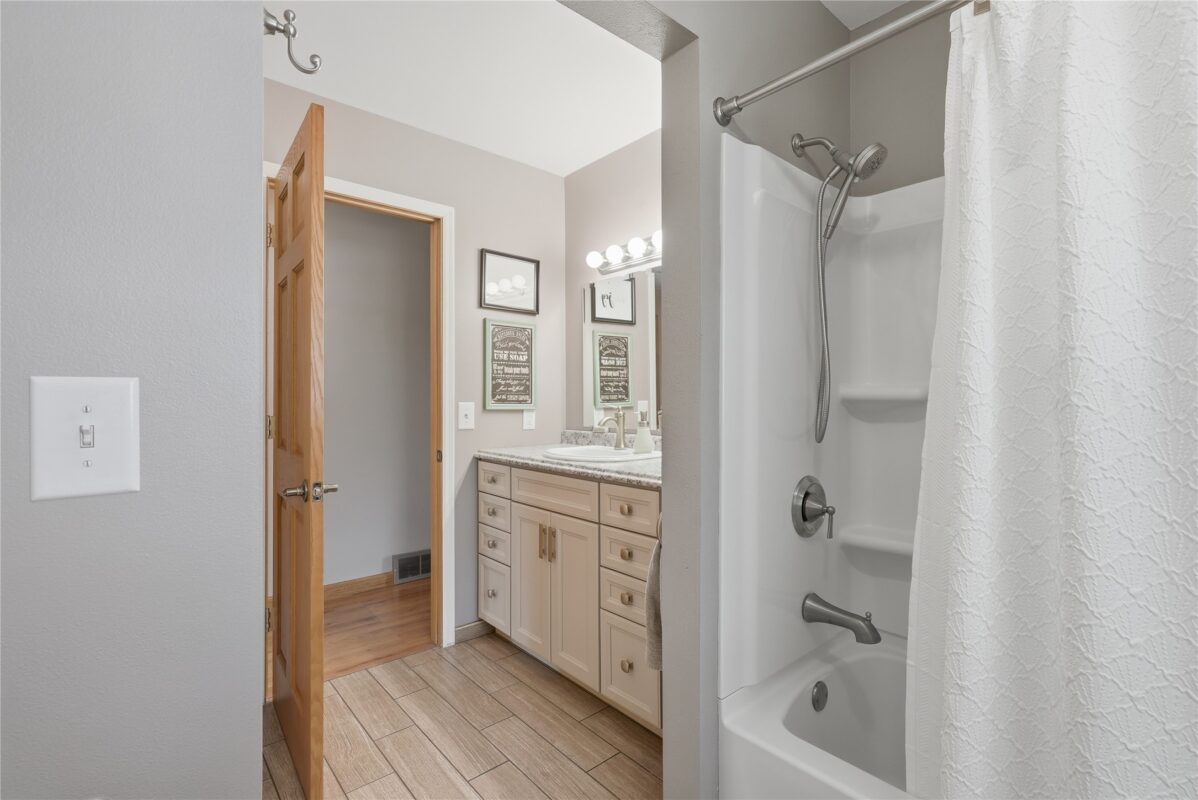 1105 Barry Avenue, Eau Claire WI 54701 - Residential house for sale - MLS #1603728 - image17