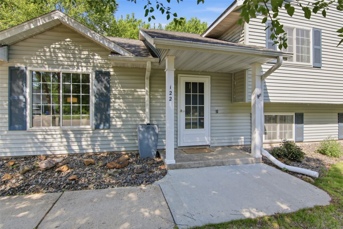 122 Eagle Ridge Court, Eau Claire WI 54703 - Residential house for sale - MLS #1603835 - image2