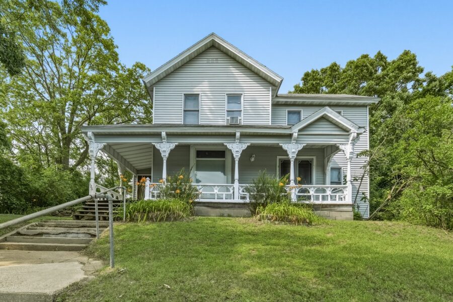 126 W Cedar Street 1-2