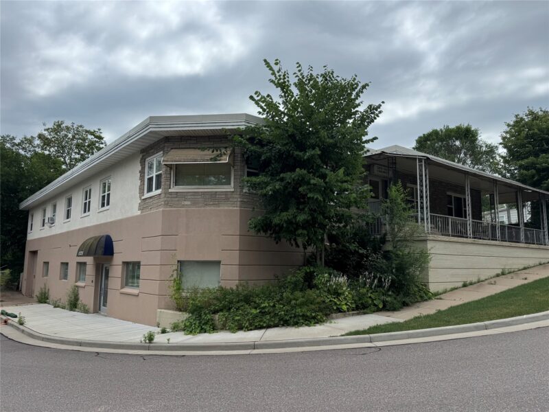 1305 Woodland Avenue