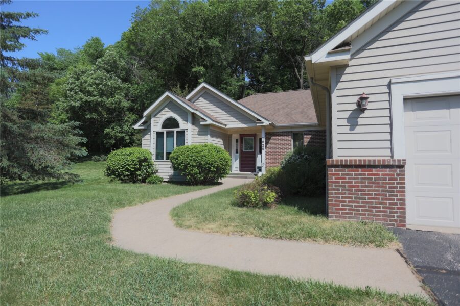 1825 Golf View Drive 