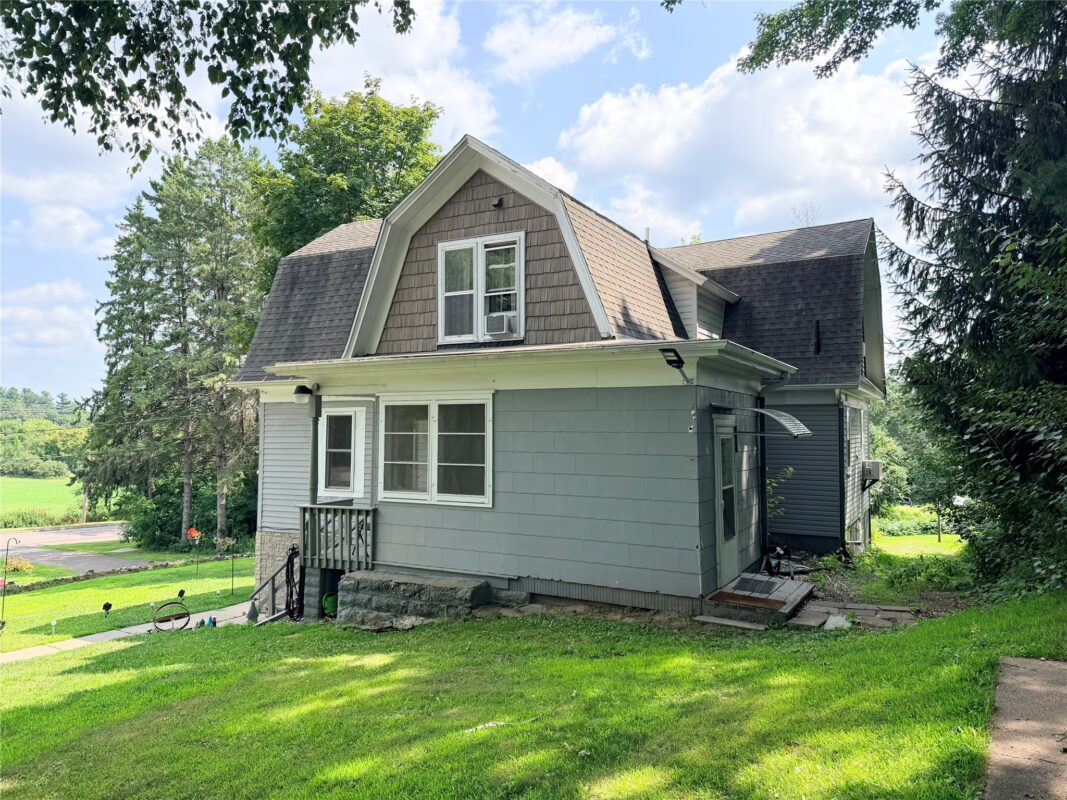 2022 Wheaton St, Chippewa Falls WI 54729 - Residential house for sale - MLS #1603736 - image2
