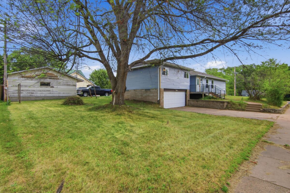 2124 Edgewood Lane, Eau Claire WI 54703 - Residential house for sale - MLS #1604082 - image2
