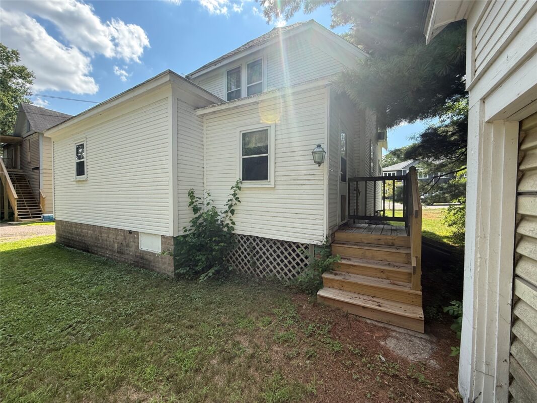 2129 4th Street, Eau Claire WI 54703 - Residential house for sale - MLS #1604045 - image2