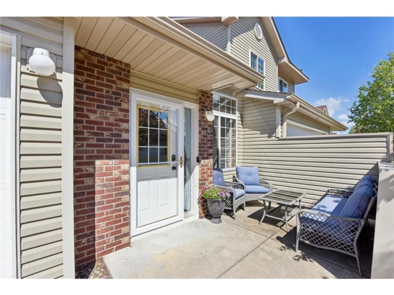 2335 Oakridge Circle