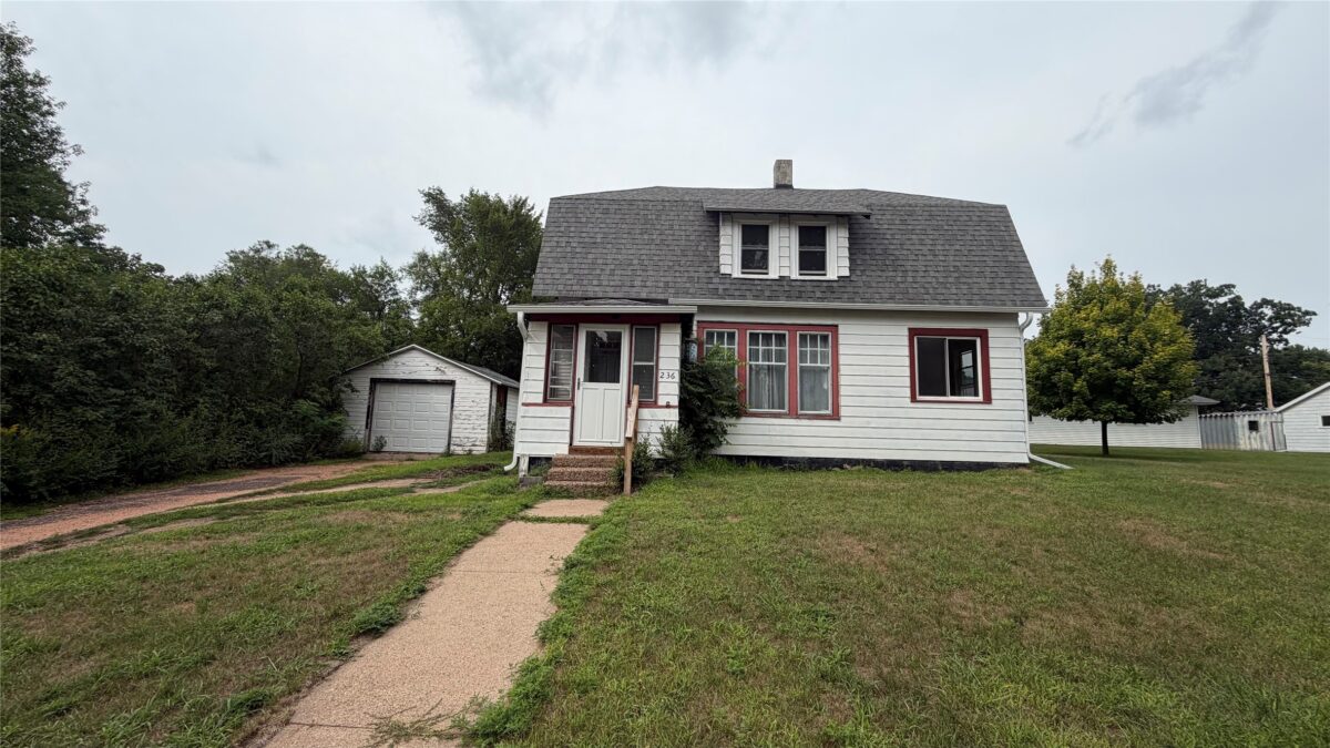 236 First Avenue, Chippewa Falls WI 54729 - Residential house for sale - MLS #1603899 - image2