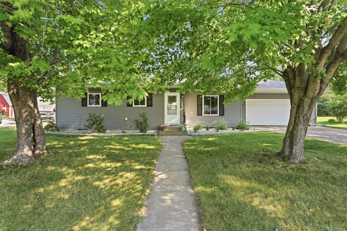 2624 Vine Street, Eau Claire WI 54703 - Residential house for sale - MLS #1603537 - image2