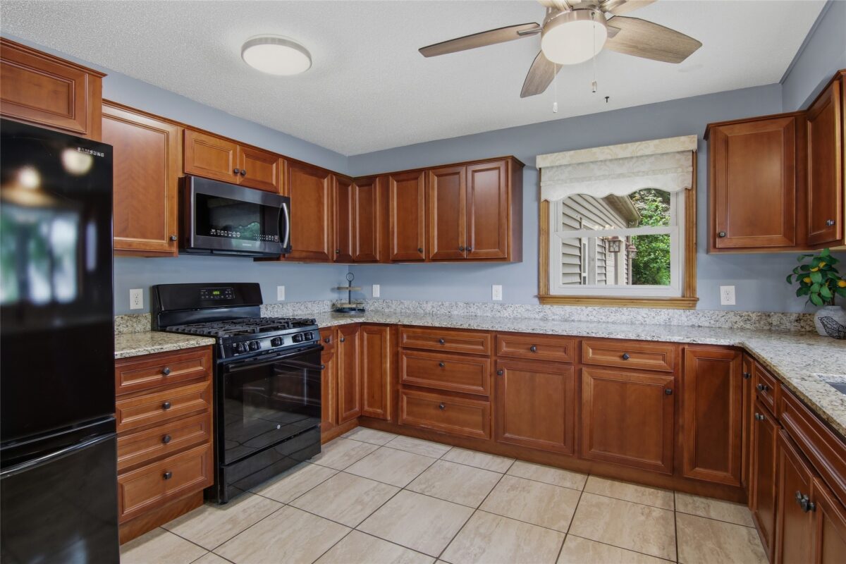 2715 Rudolph Road, Eau Claire WI 54701 - Residential house for sale - MLS #1601712 - image8