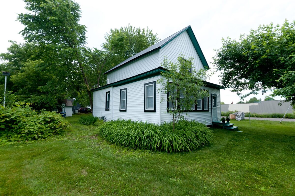 301 10th Street, Cameron WI 54822 - Residential house for sale - MLS #1602427 - image2