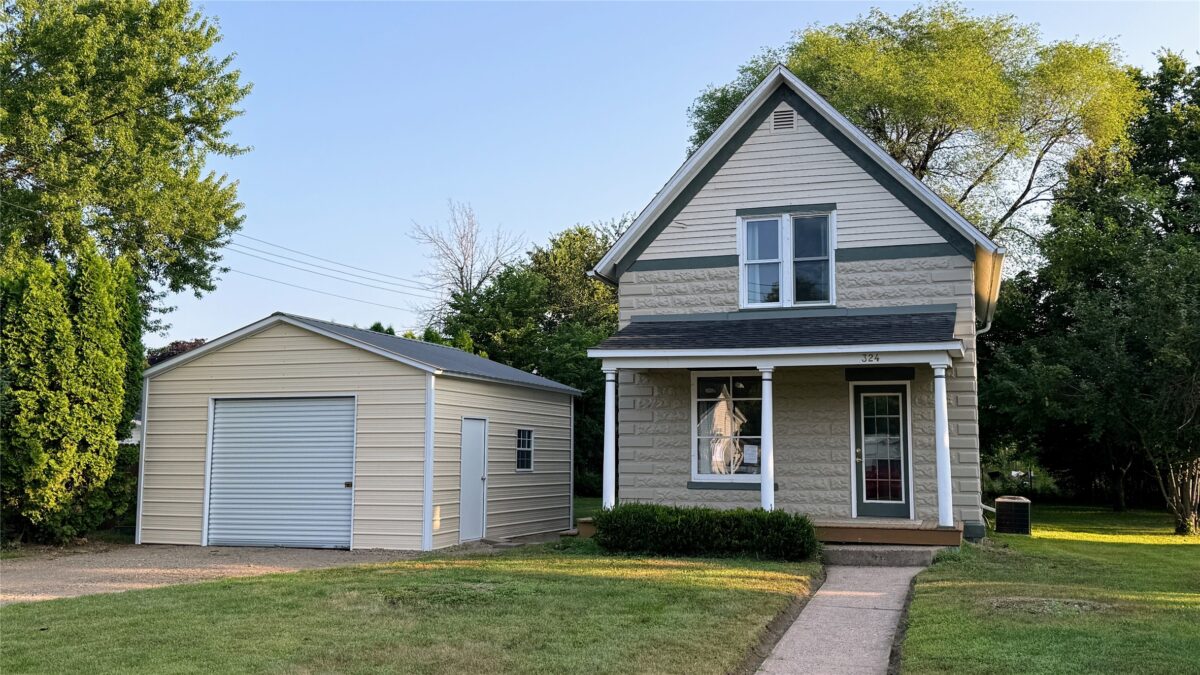 324 Mead Street, Eau Claire WI 54703 - Residential house for sale - MLS #1603718 - image2