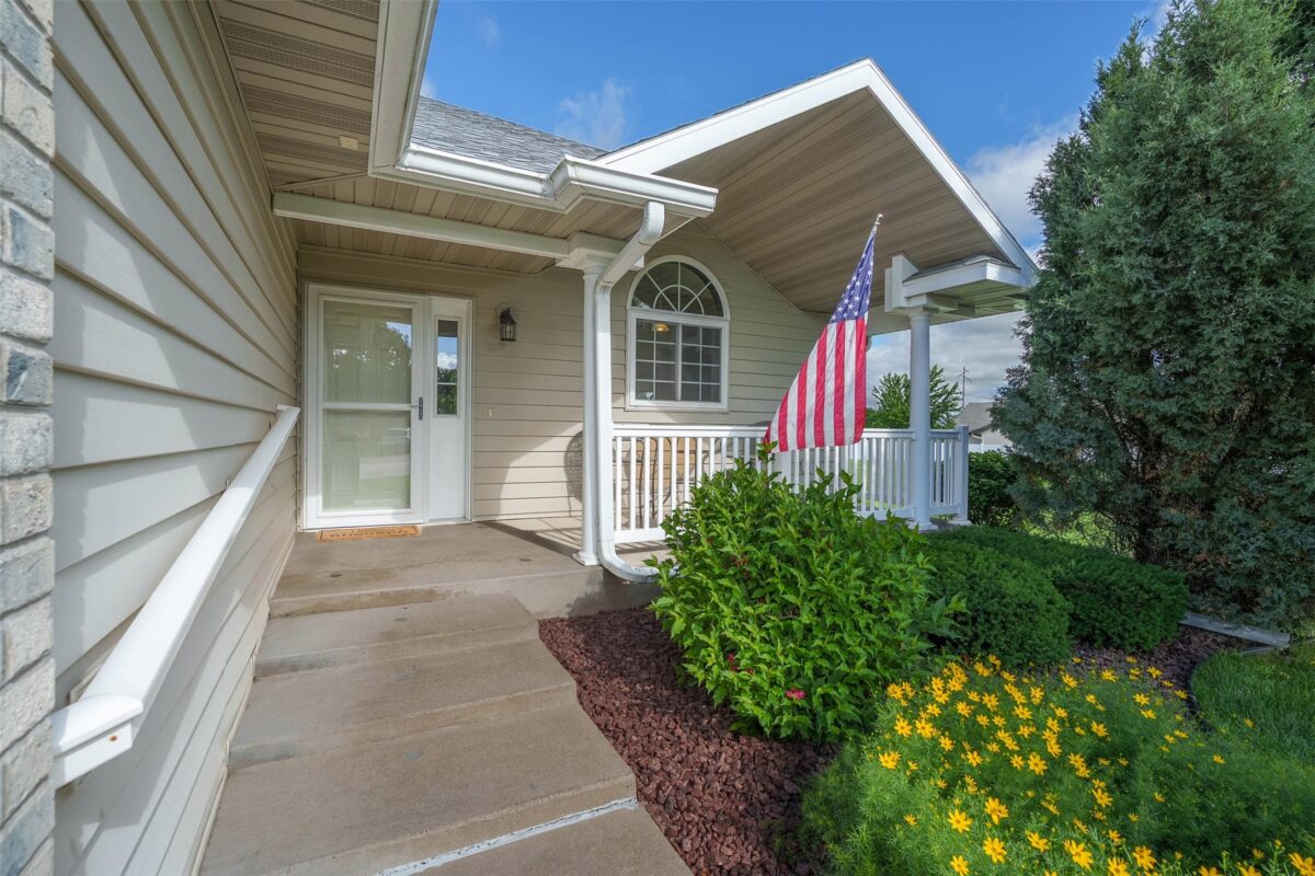 4274 Mill Ridge Circle, Eau Claire WI 54703 - Residential house for sale - MLS #1602413 - image2
