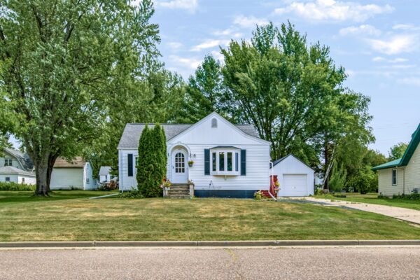 614 Park Avenue Stanley WI 54768