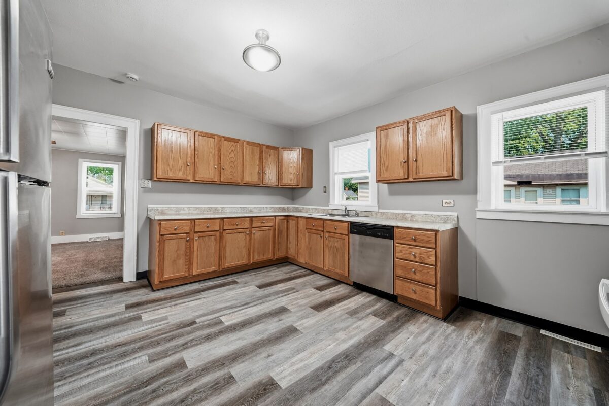 639 Niagara St, Eau Claire WI 54703 - ResidentialIncome house for sale - MLS #1603661 - image2