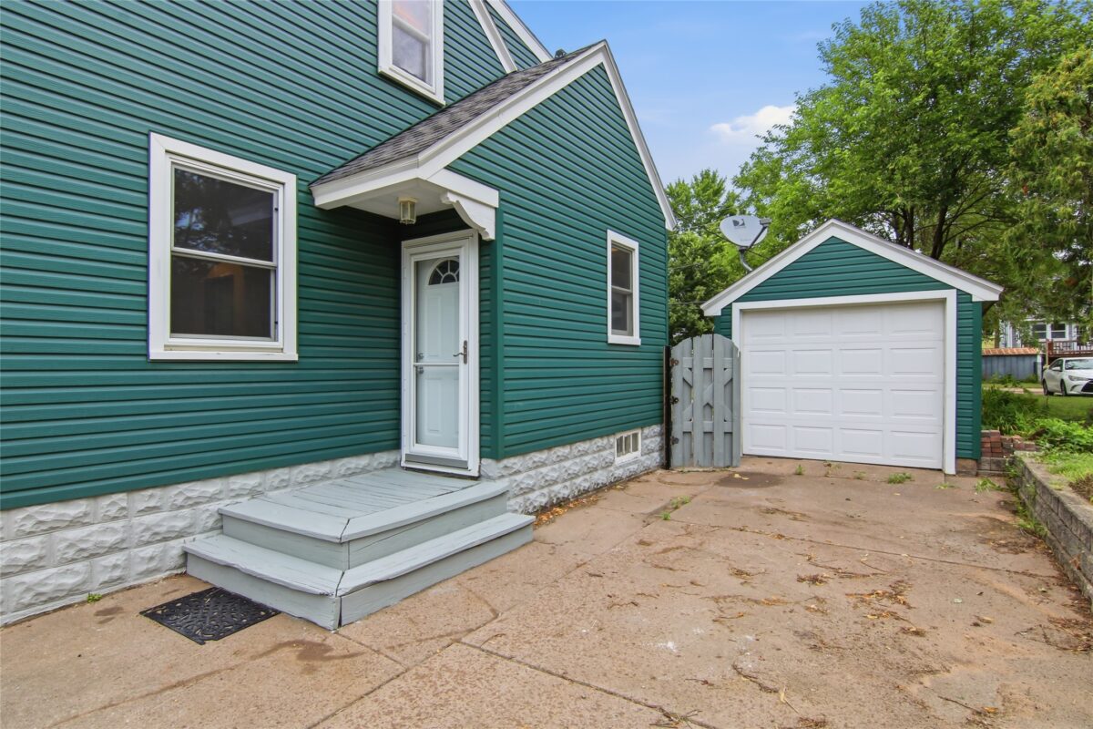 805 Doty Street, Eau Claire WI 54701 - Residential house for sale - MLS #1603881 - image2