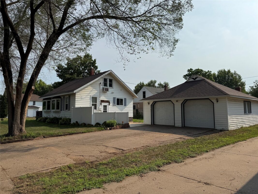 819 Platt Street, Eau Claire WI 54703 - Residential house for sale - MLS #1603746 - image2