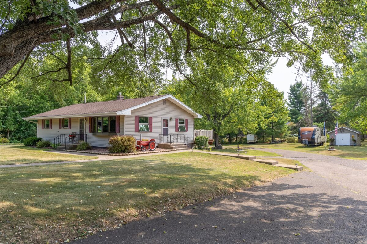 920 Menasha Avenue, Ladysmith WI 54848 - Residential house for sale - MLS #1603988 - image2
