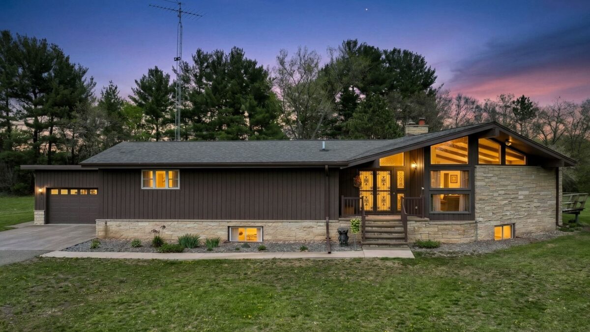 N2601 State Highway 25, Menominee WI 54751 - CommercialSale house for sale - MLS #1603851 - image2